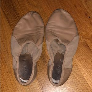 BLOCH dance shoes